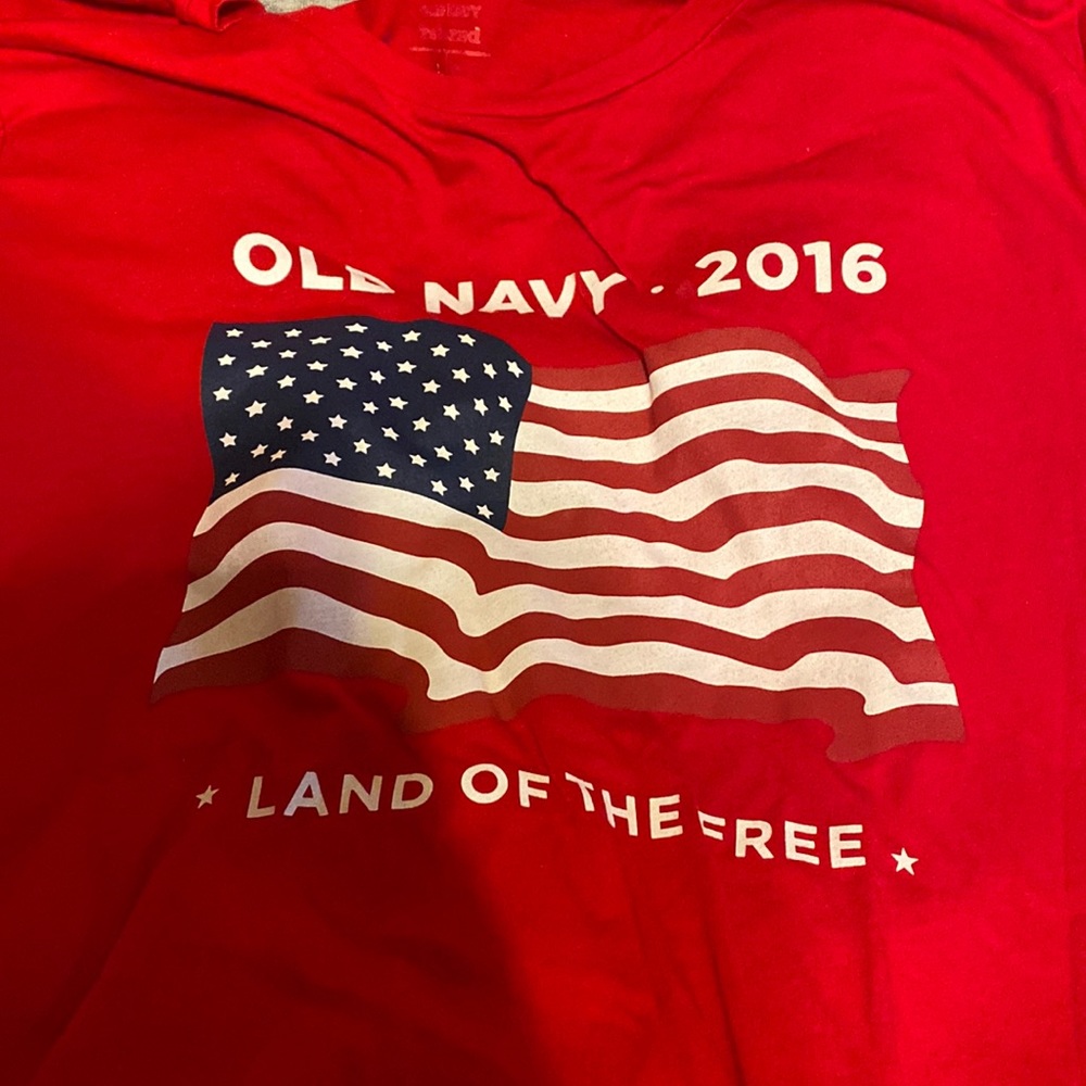 old navy tee
